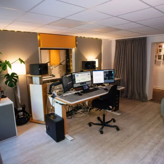 240502_Studio2_oellermannApparat4977